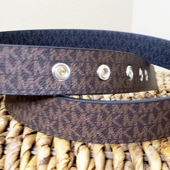 Nwt Michael Kors Reversible Belt.....L - Picture 3 of 3